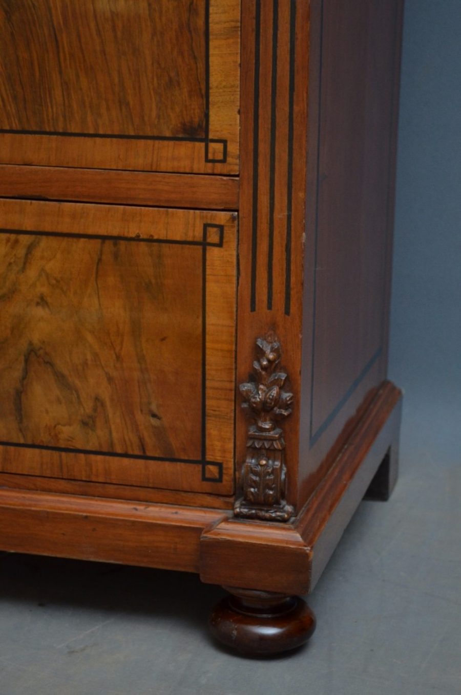 XIXth Century Continental Walnut Chest of Drawers - Image 8