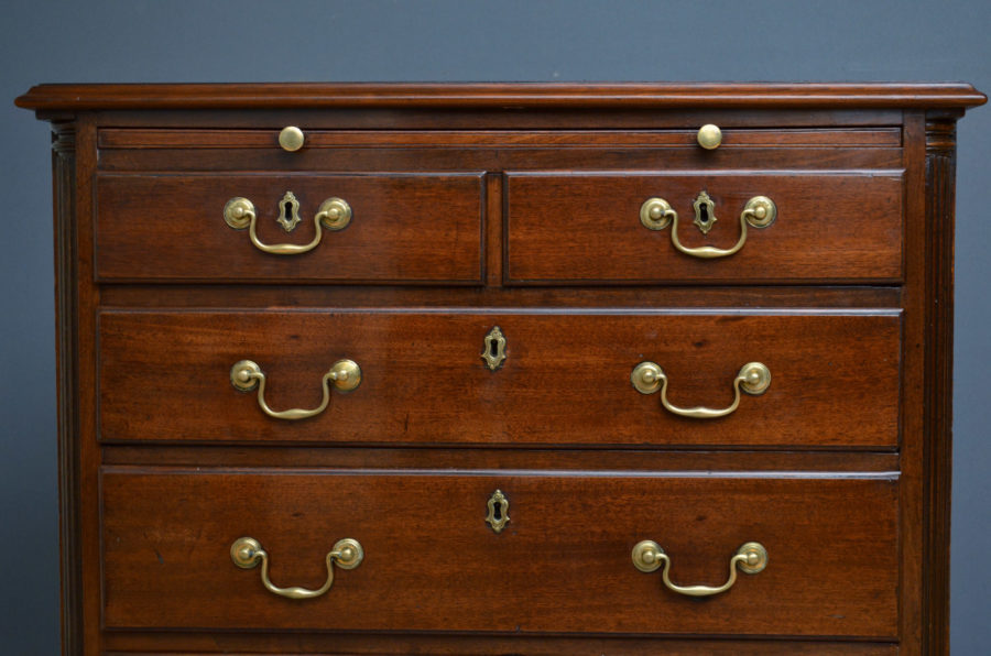 Georgian Chest of drawers