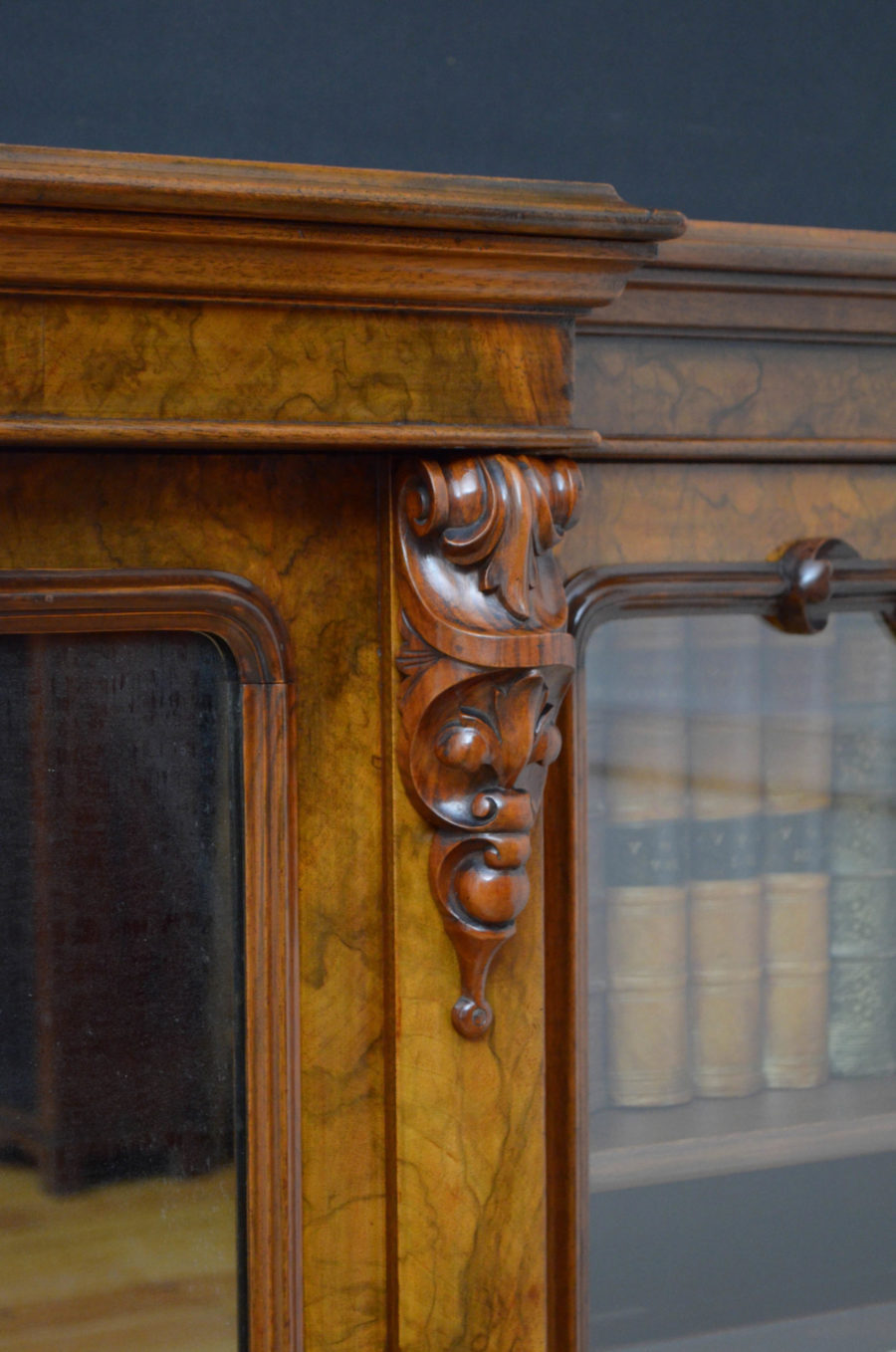 Superb Victorian Walnut Breakfronted Bookcase - Image 12