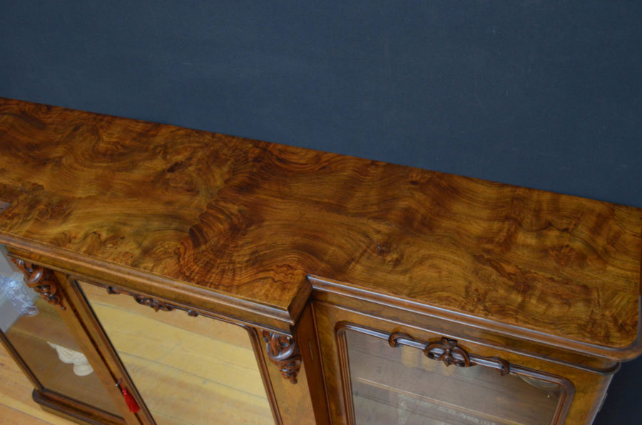 Superb Victorian Walnut Breakfronted Bookcase - Image 4