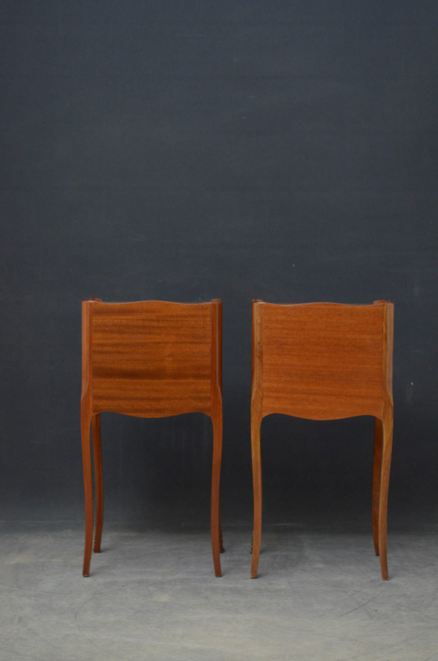 Attractive Pair of Bedside Cabinets - Image 10