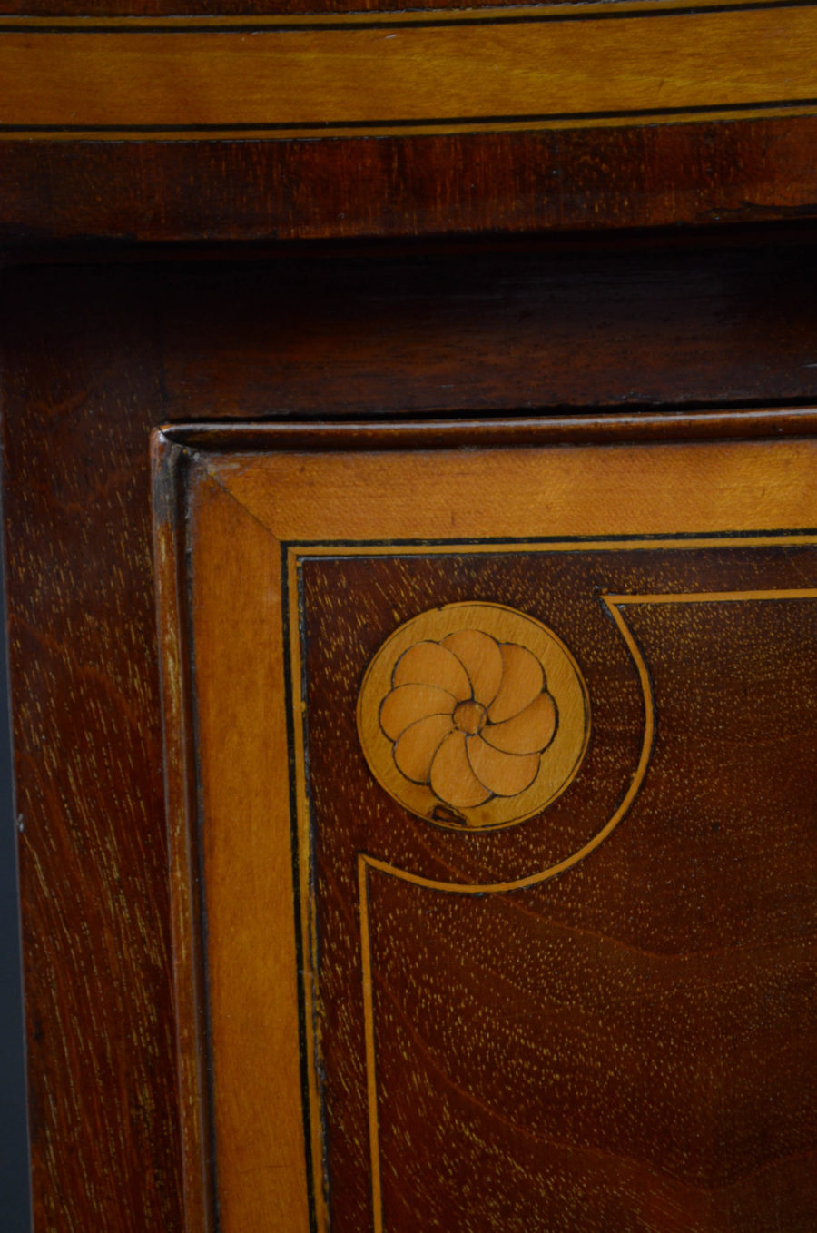 Georgian Edwards & Roberts Mahogany Inlaid Sideboard - Image 14