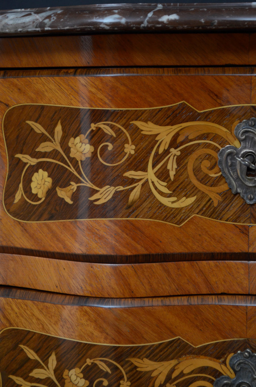 Turn of the Century Bombe Chest of Drawers in Tulipwood - Image 10