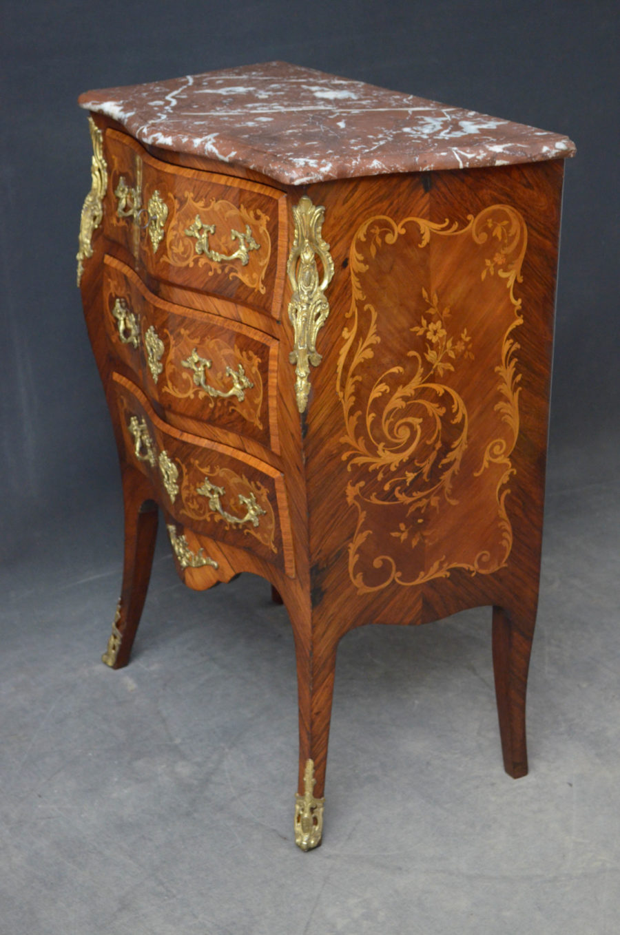 Turn of the Century Bombe Chest of Drawers in Tulipwood - Image 16