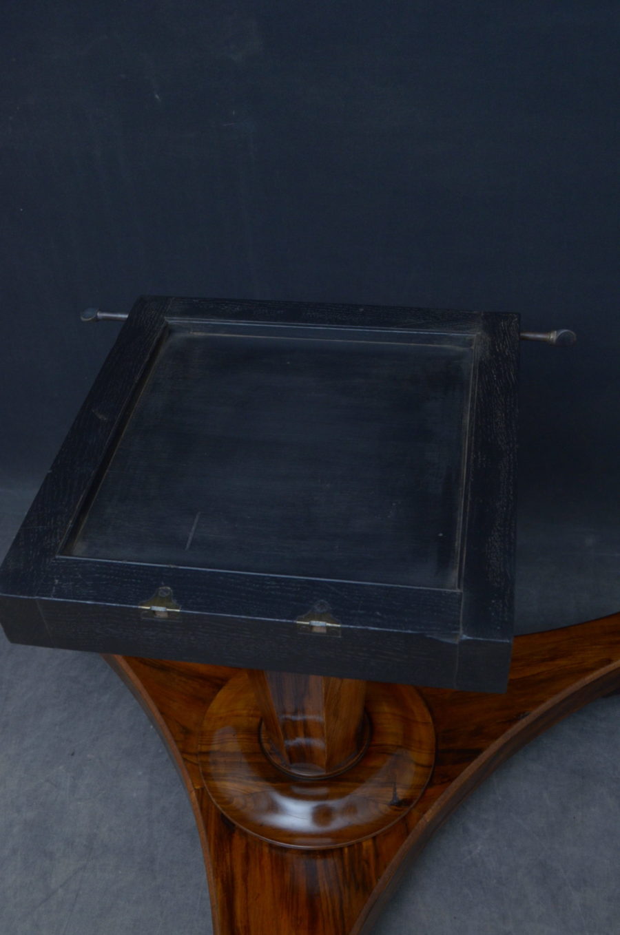 William IV Goncalo Alves Dining / Centre Table - Image 10