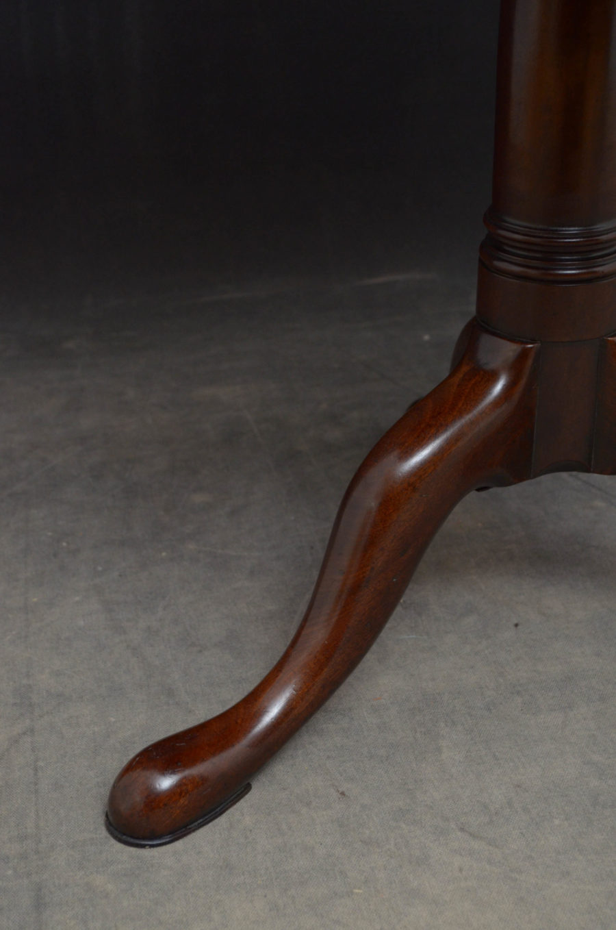 Georgian Mahogany Tilt Top Table - Image 9
