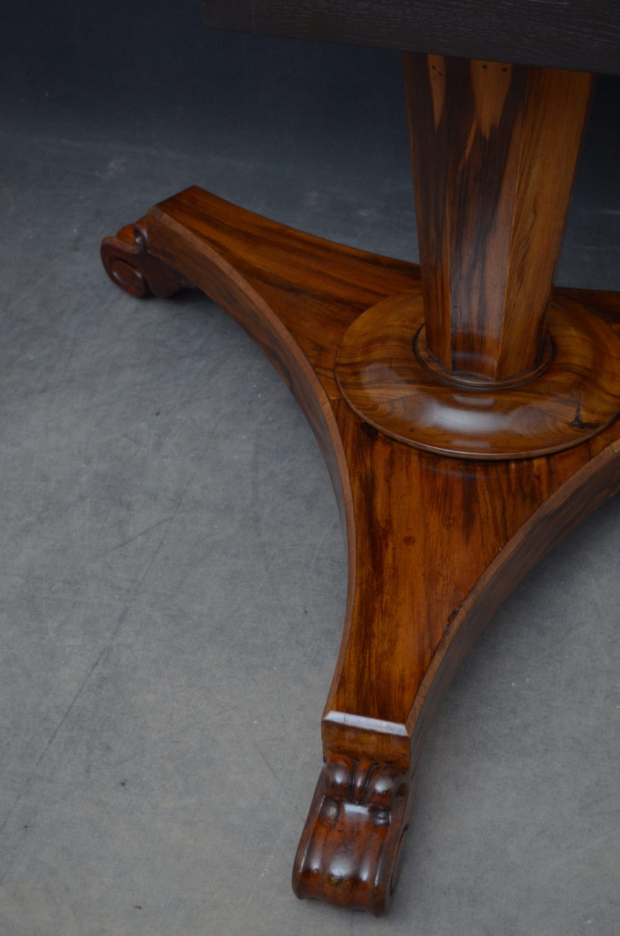 William IV Goncalo Alves Dining / Centre Table - Image 18