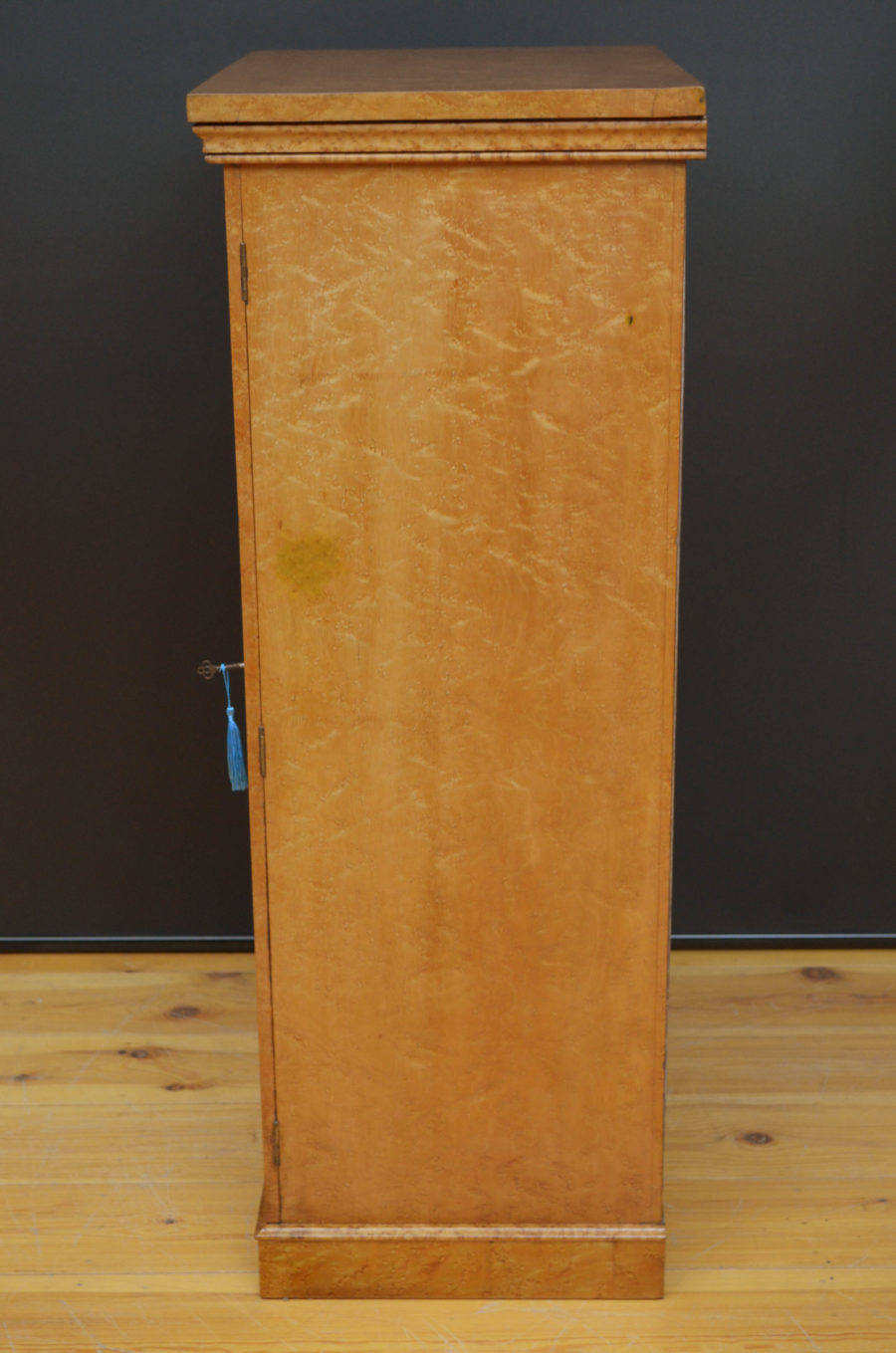 Early Victorian Bird's Eye Maple Wellington Chest - Image 12