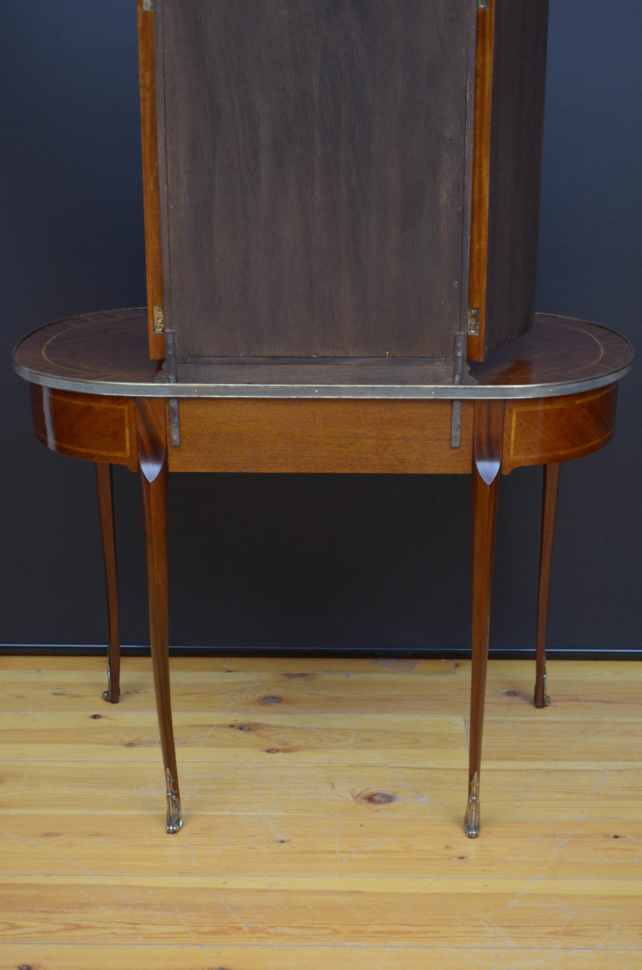 Turn Of The Century Tulipwood Dressing Table - Image 16