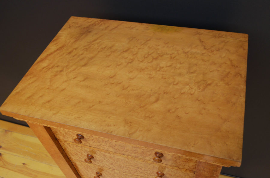 Early Victorian Bird's Eye Maple Wellington Chest - Image 3