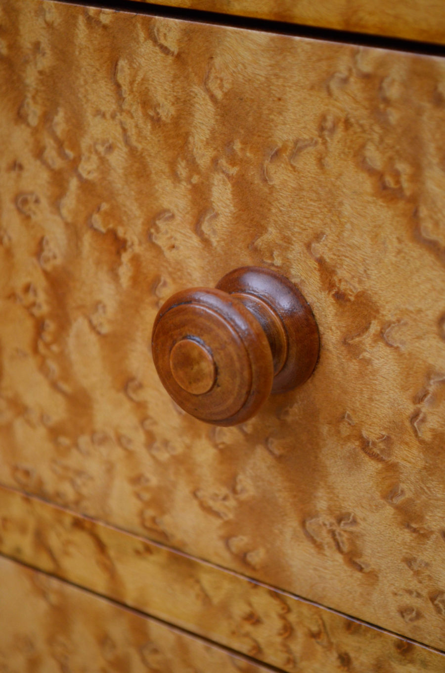 Early Victorian Bird's Eye Maple Wellington Chest - Image 7
