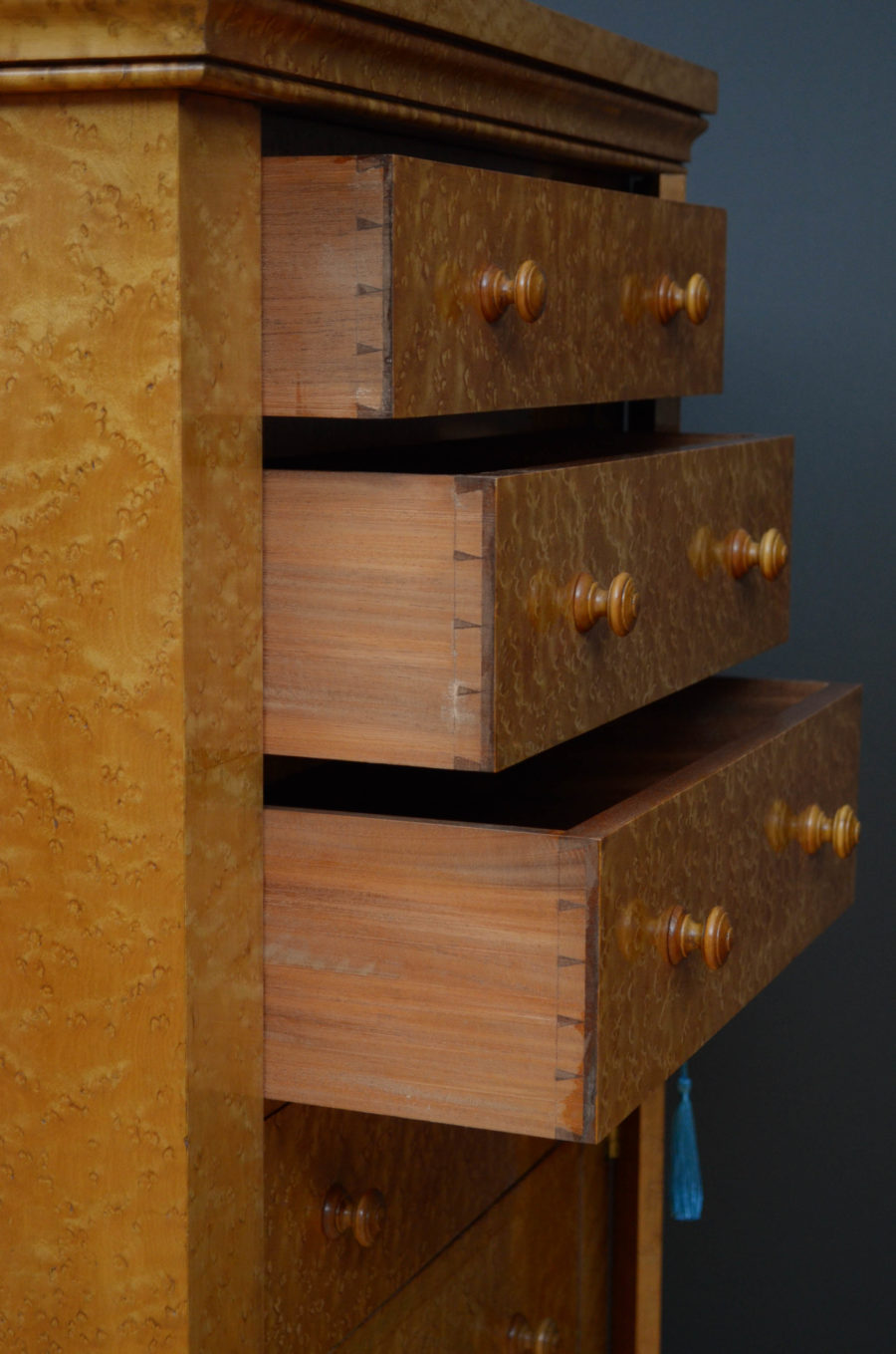 Early Victorian Bird's Eye Maple Wellington Chest - Image 9