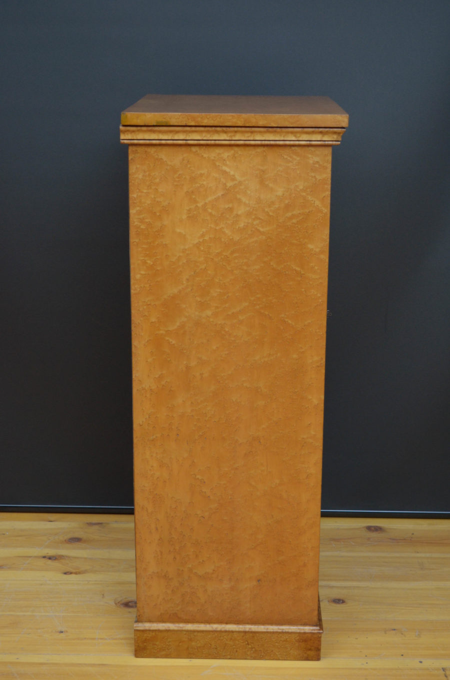 Early Victorian Bird's Eye Maple Wellington Chest - Image 10