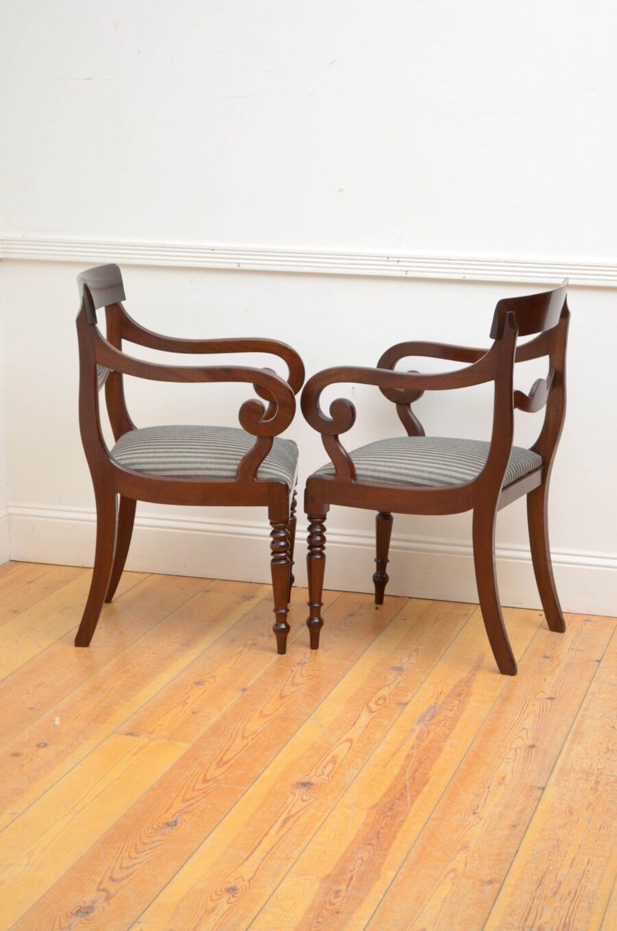 Pair of Fine William IV Carver Chairs in Mahogany - Image 7