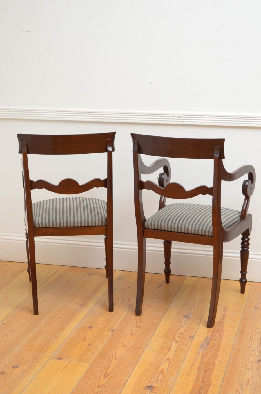 Pair of Fine William IV Carver Chairs in Mahogany - Image 8