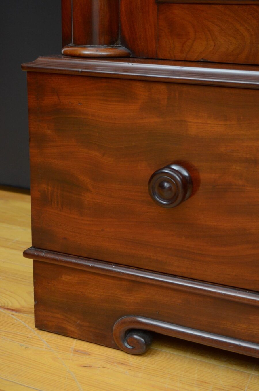 William IV Mahogany Two Door Wardrobe - Image 5