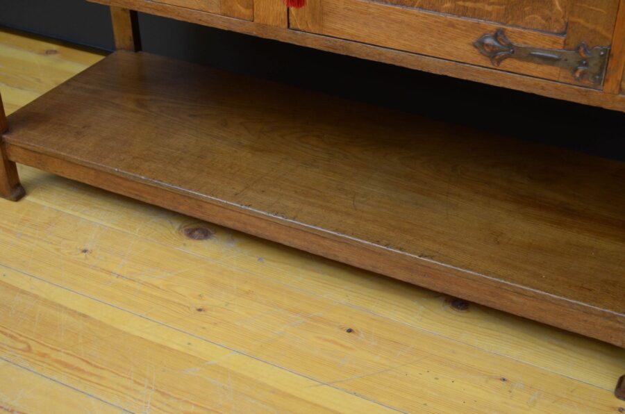 Arts and Crafts Oak Sideboard - Image 17