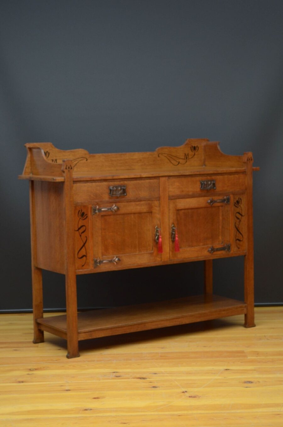 Arts and Crafts Oak Sideboard - Image 3