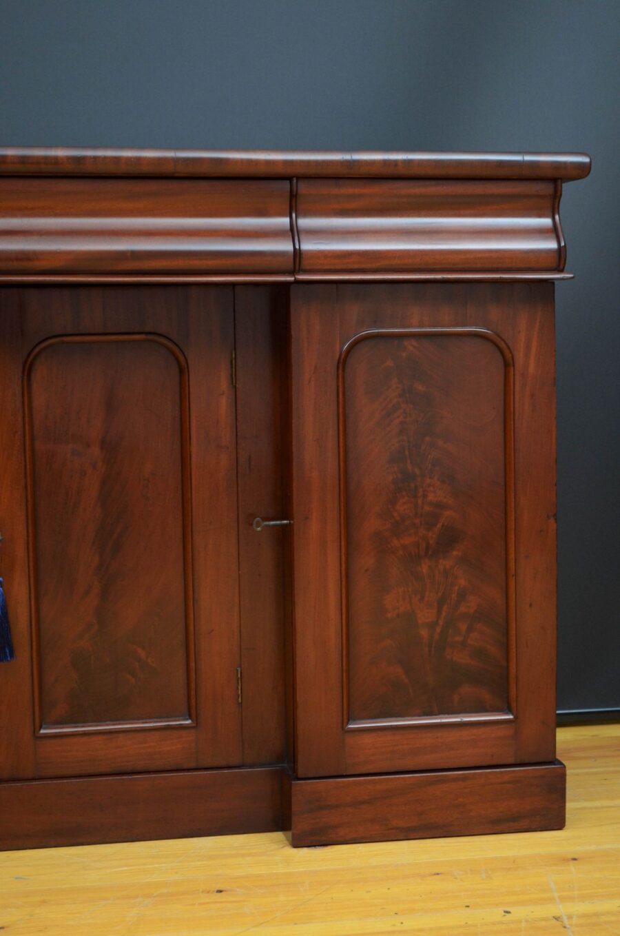 Victorian Mahogany Four Door Sideboard - Image 11