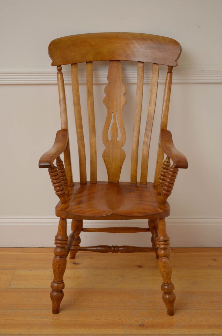 Late Victorian Satinbirch Windsor Chair - Image 3