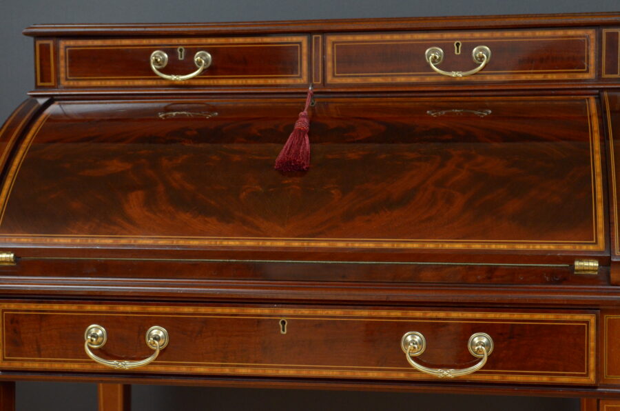 Exhibition Quality Mahogany Cylinder Bureau by Maple & Co - Image 10