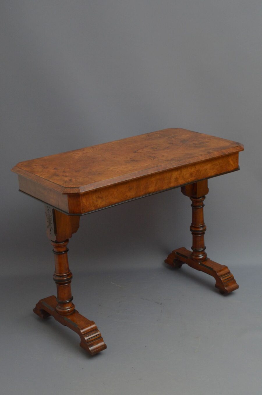 Stylish Aesthetic Movement Pollard Oak Side Table - Image 3