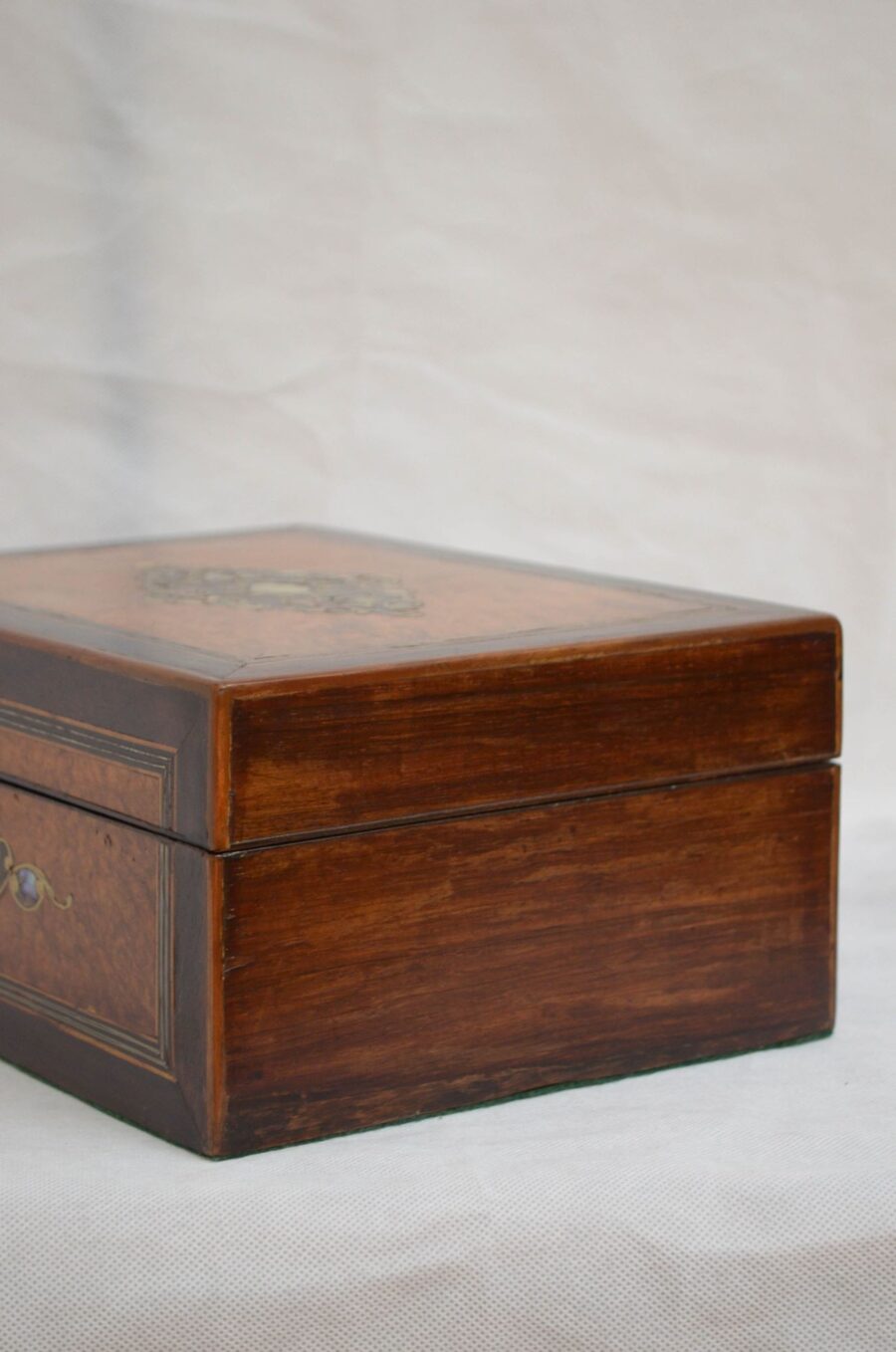 Magnificent Victorian Jewelry Box in Amboyna - Image 13