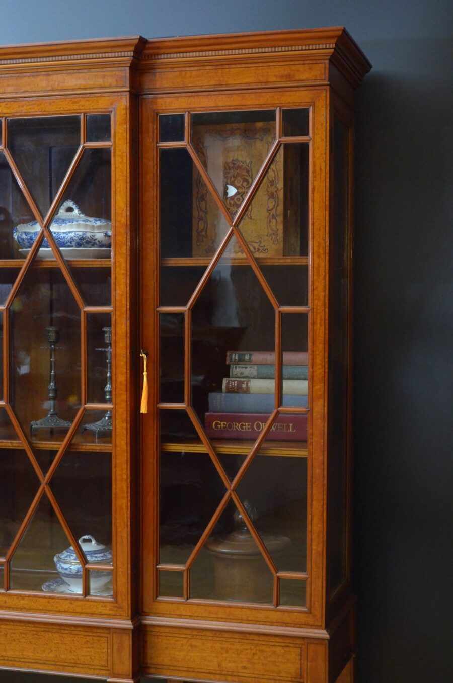 Fine Quality Edwardian Satinwood Cabinet Bookcase - Image 15