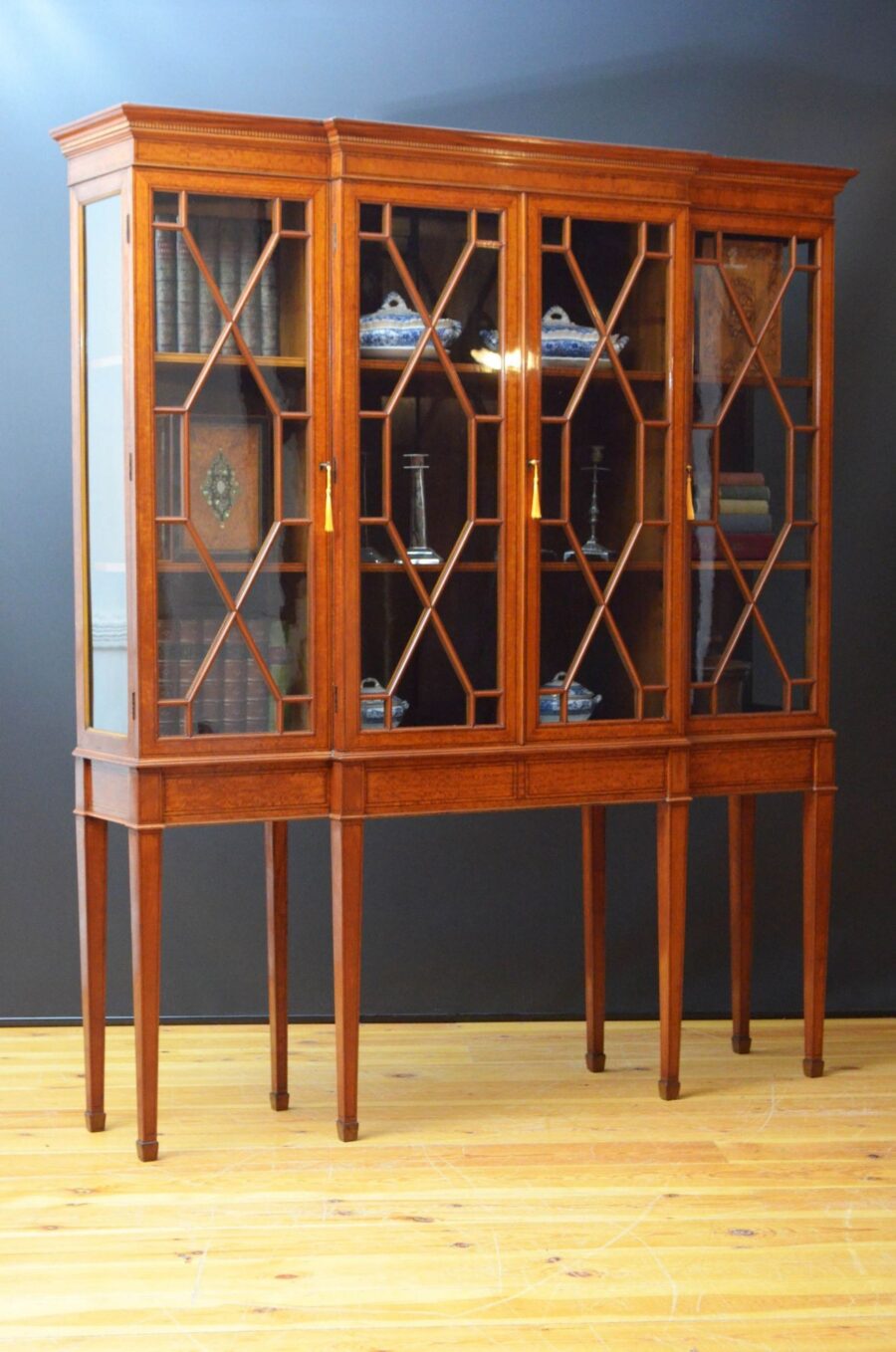 Fine Quality Edwardian Satinwood Cabinet Bookcase - Image 3