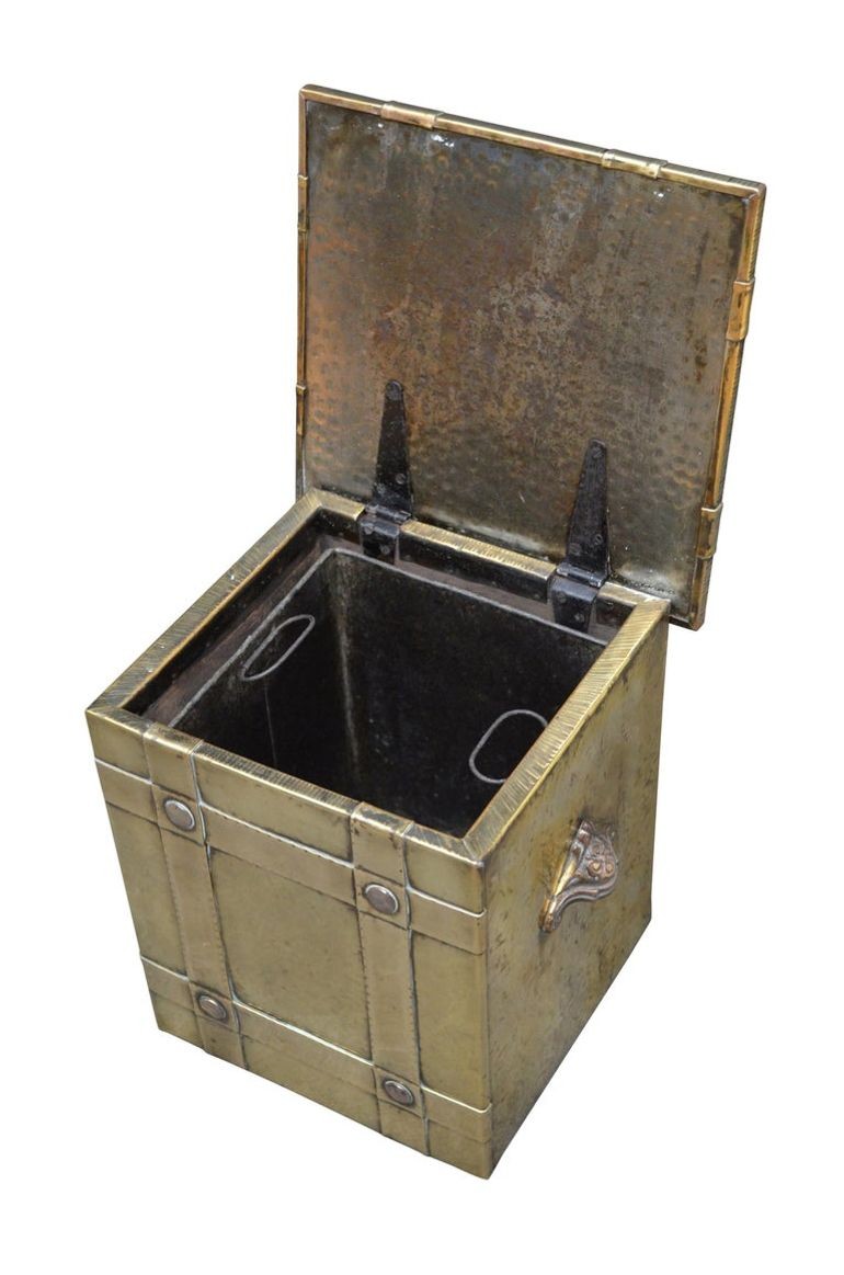 Arts and Crafts Coal Bin - Image 3