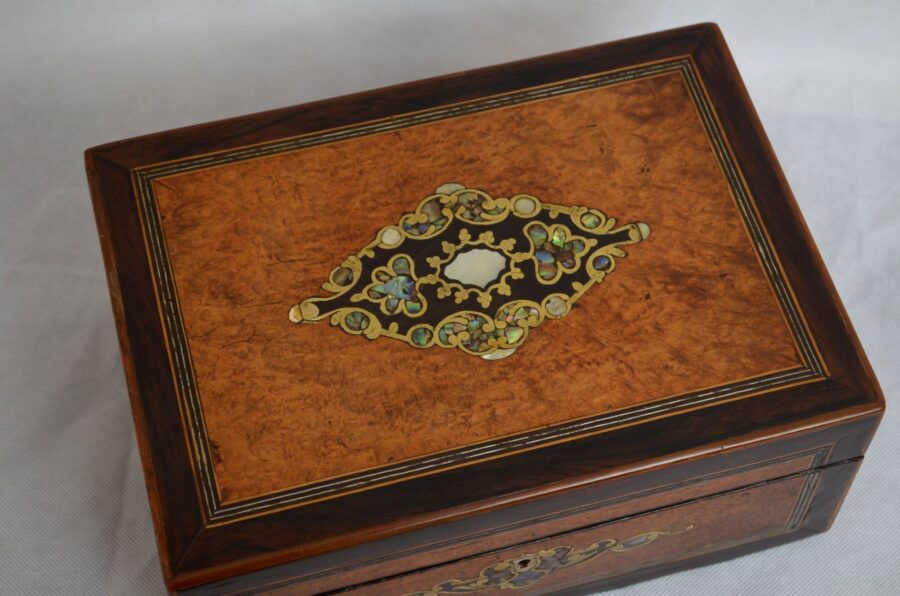 Magnificent Victorian Jewelry Box in Amboyna - Image 3