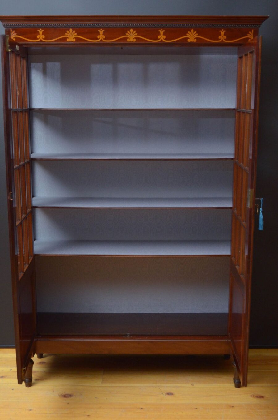 Edwardian Mahogany Display Cabinet - Image 4