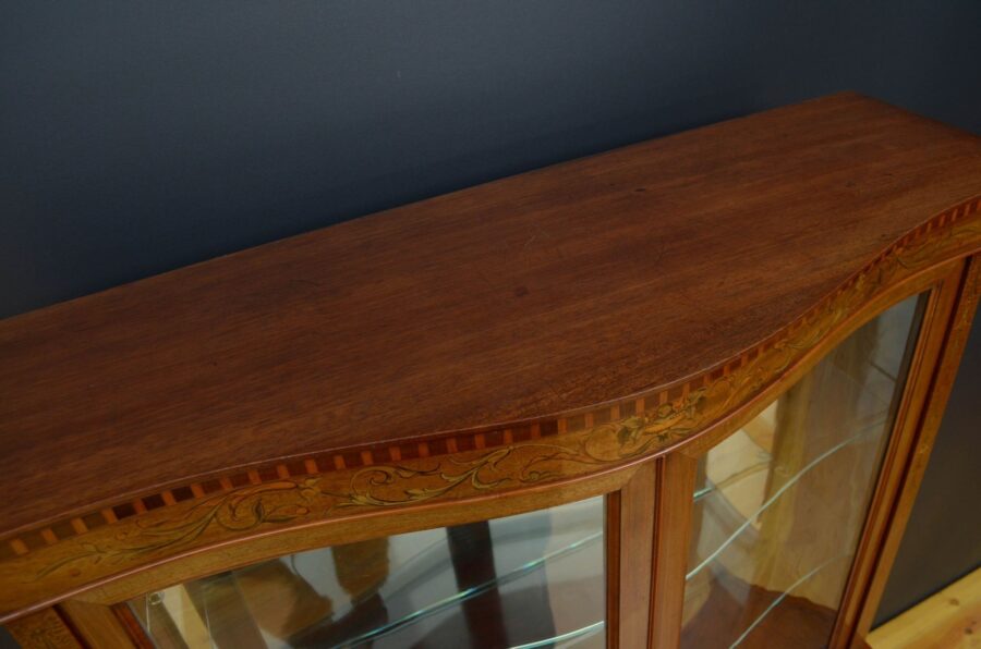 Fine Quality Edwardian Display Cabinet in Mahogany - Image 4