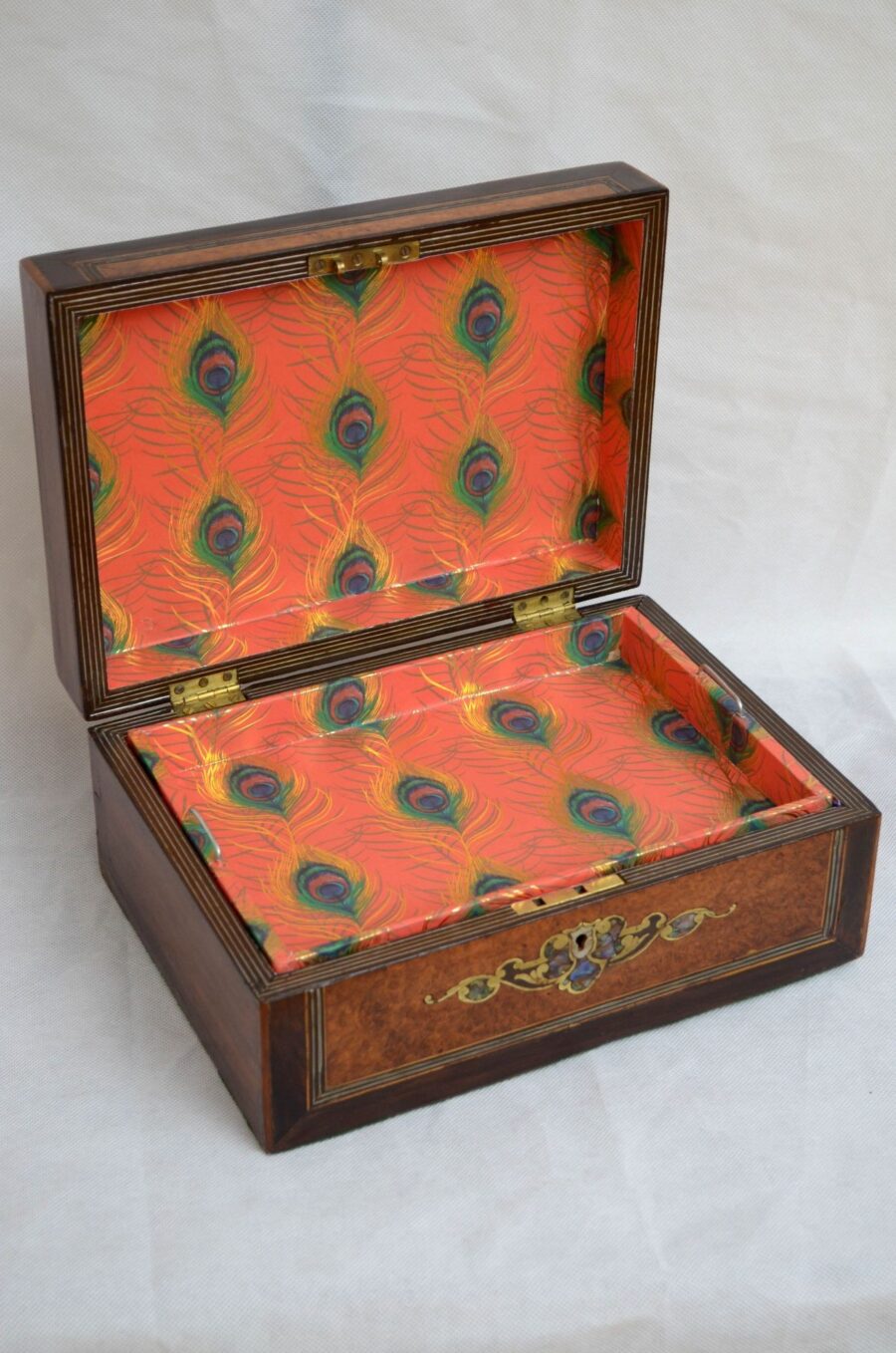 Magnificent Victorian Jewelry Box in Amboyna - Image 6