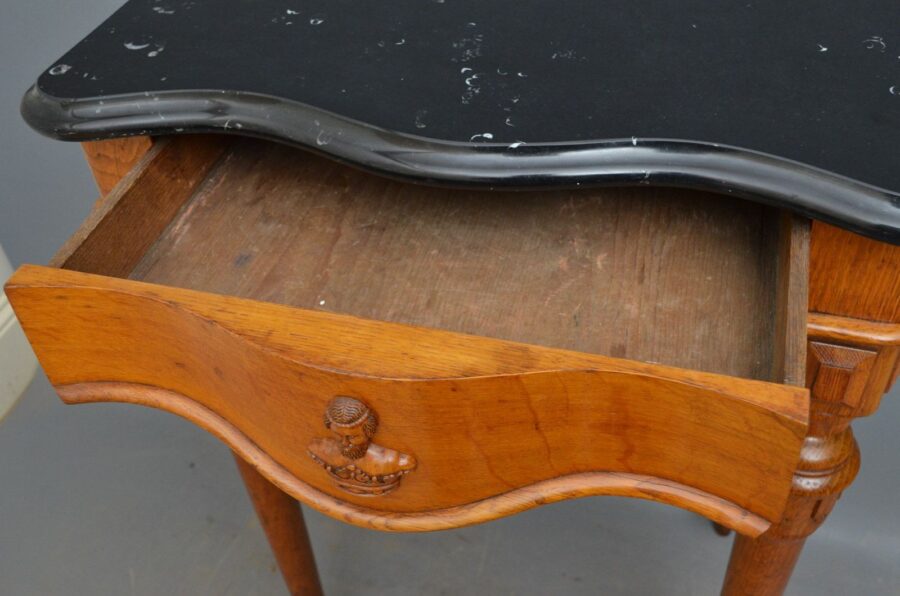 Stylish Victorian Console Table in Oak - Image 6
