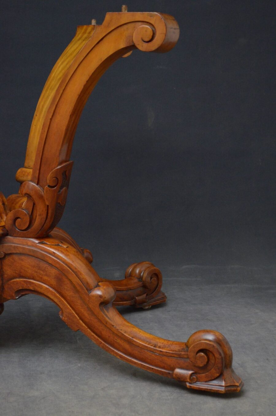 Rare Victorian Satinwood Centre Table / Dining Table - Image 12
