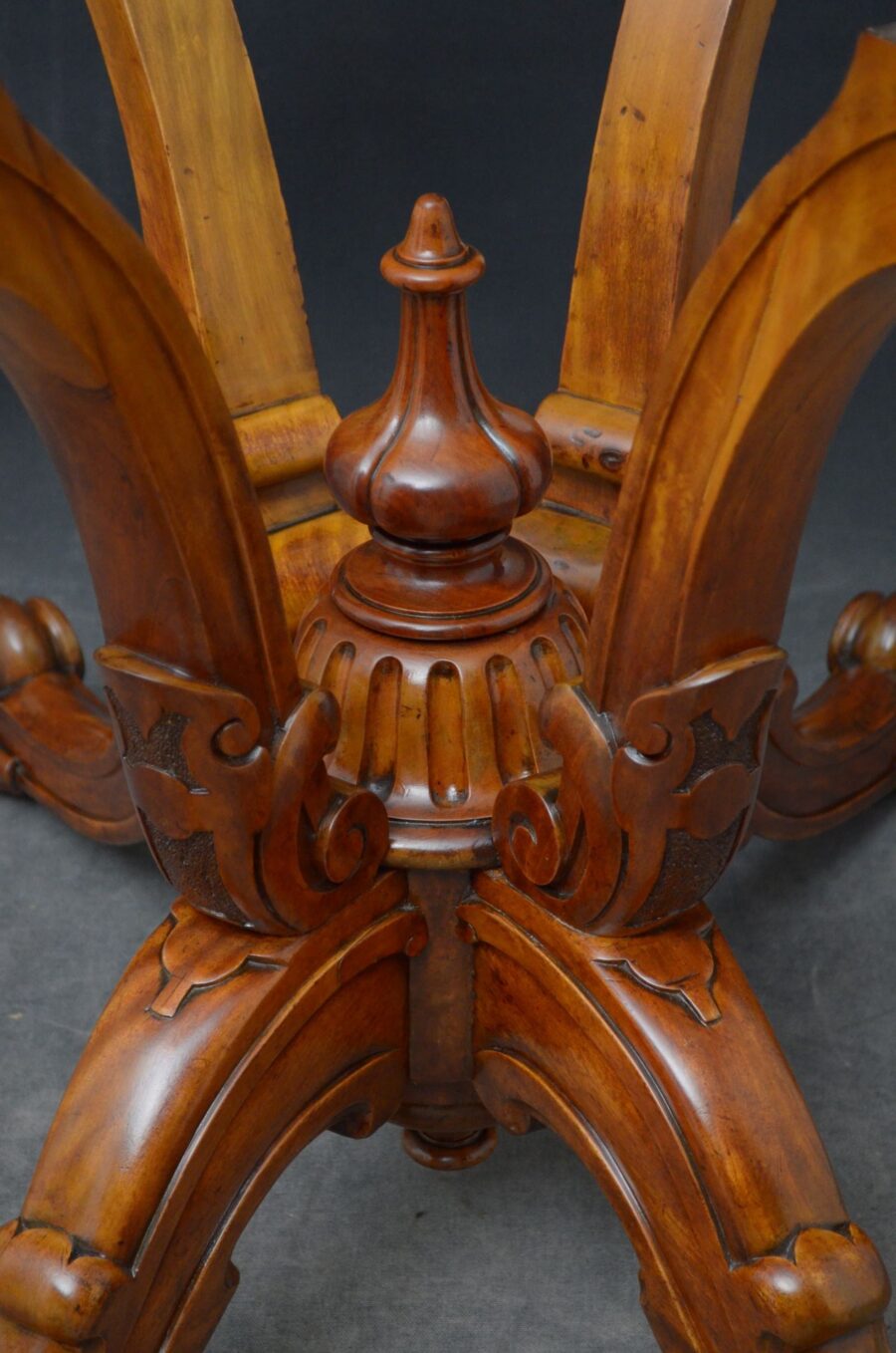 Rare Victorian Satinwood Centre Table / Dining Table - Image 14