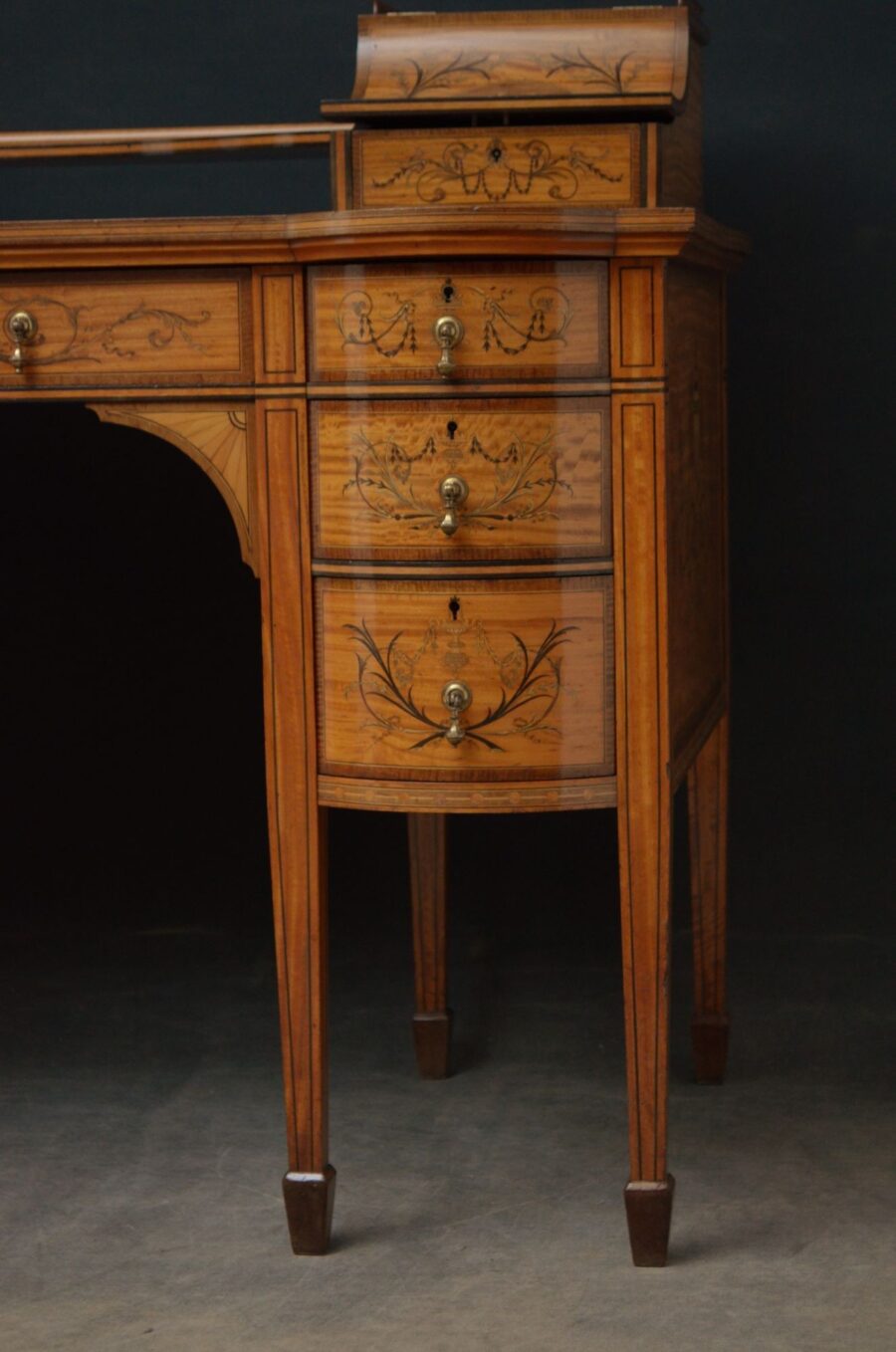 Late Victorian Carlton House Desk in Satinwood - Image 17