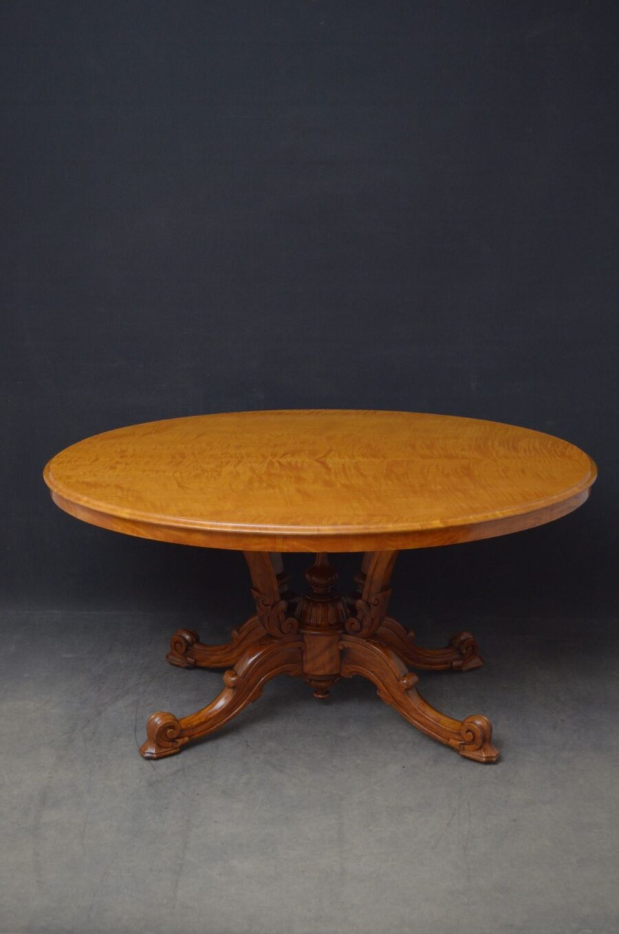 Rare Victorian Satinwood Centre Table / Dining Table - Image 3