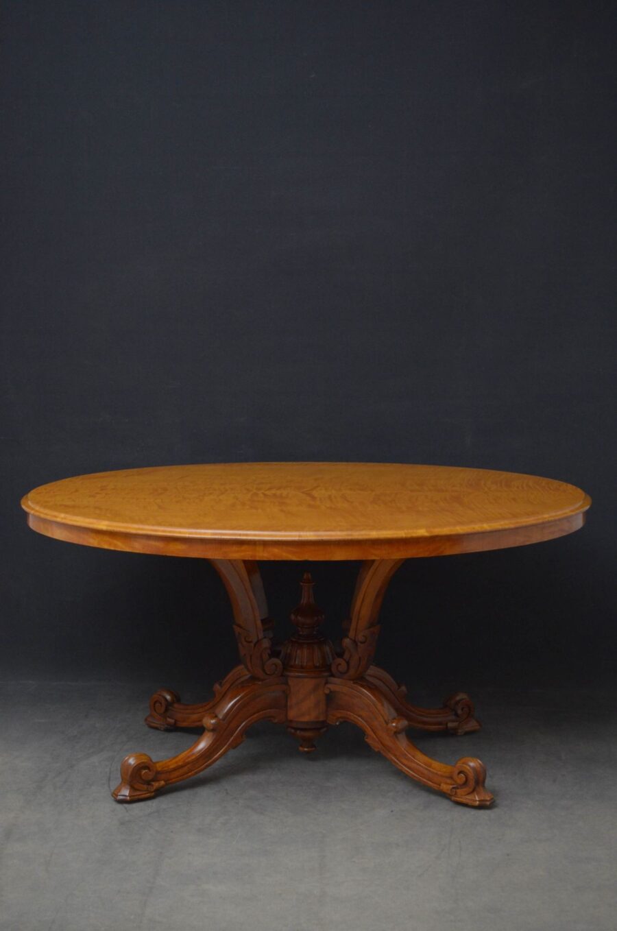 Rare Victorian Satinwood Centre Table / Dining Table - Image 5