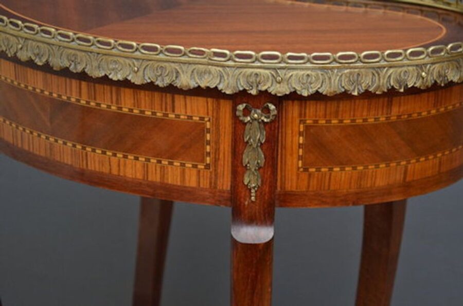 ATTRACTIVE CONTINENTAL OCCASIONAL TABLE - Image 6