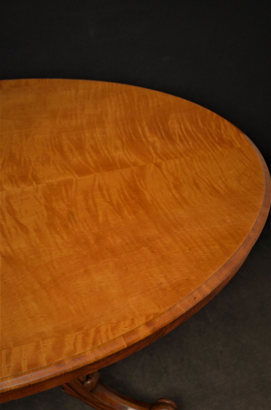 Rare Victorian Satinwood Centre Table / Dining Table - Image 8