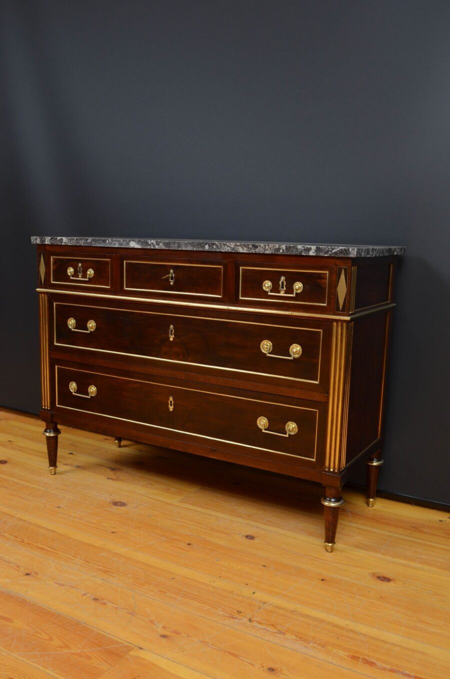 18th Century Louis XVI French Walnut commode - Image 4
