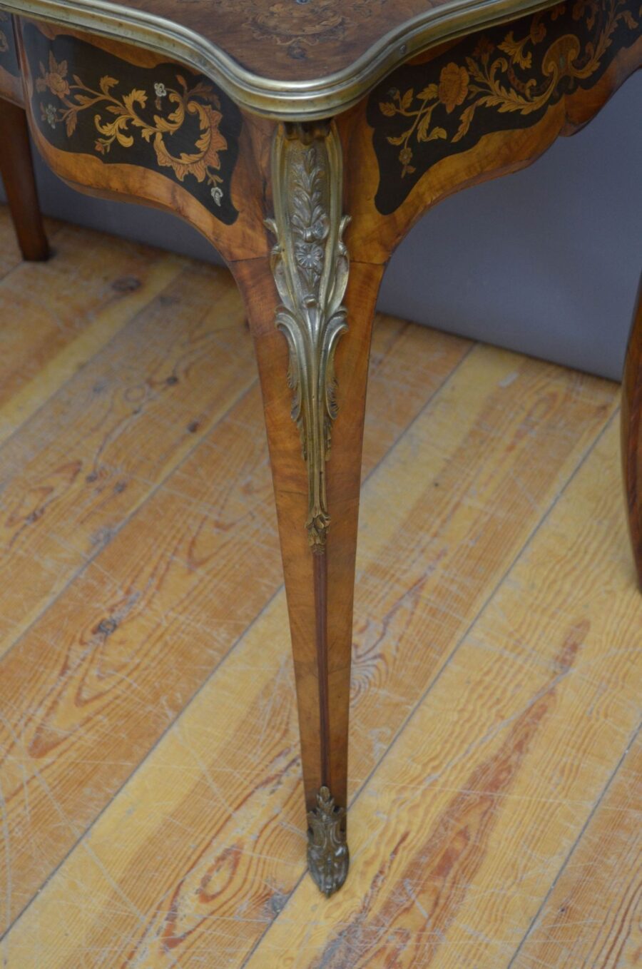 19th Century English Inlaid Side Table in Walnut - Image 20