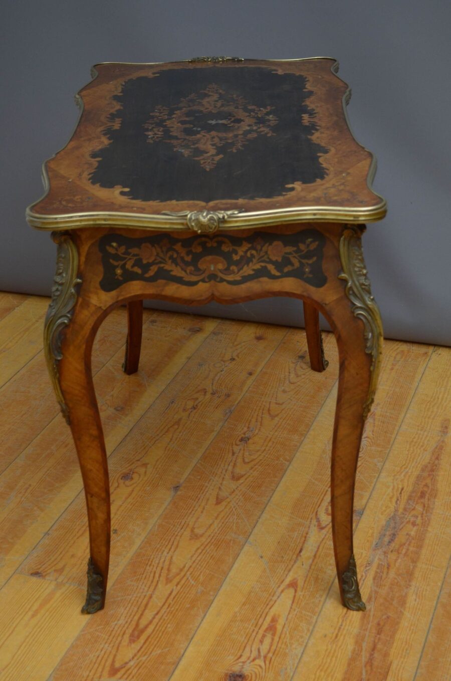 19th Century English Inlaid Side Table in Walnut - Image 29