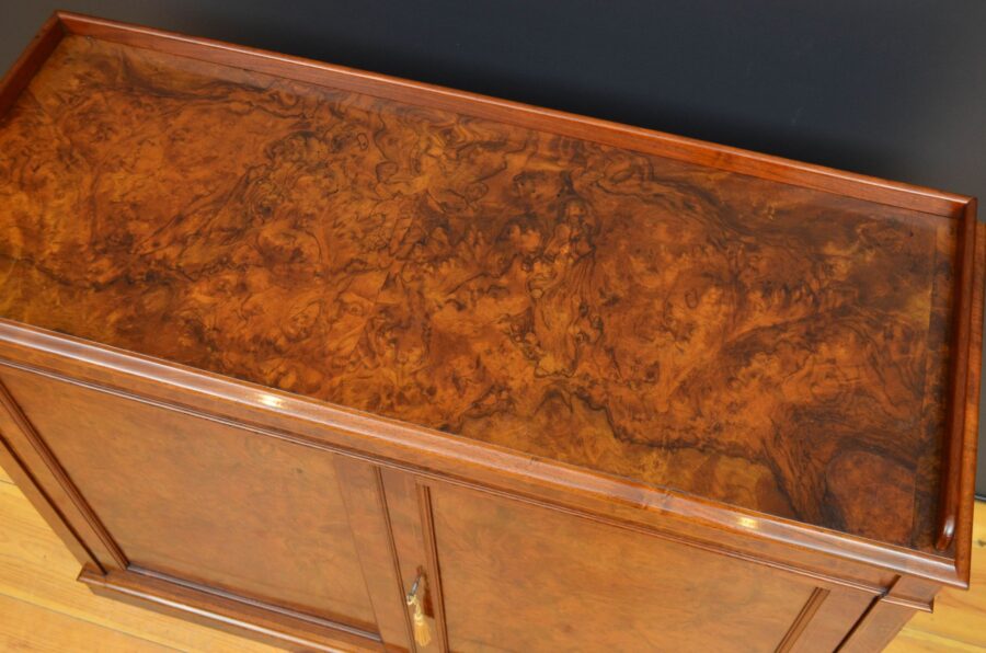Superb English Victorian Chiffonier in Walnut - Image 5