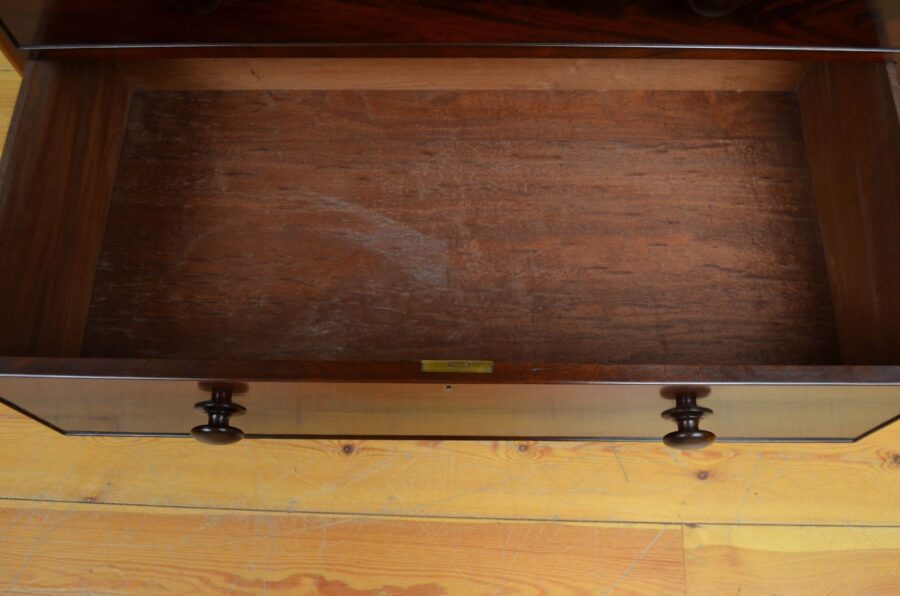 Victorian Mahogany chest of drawers - Image 8