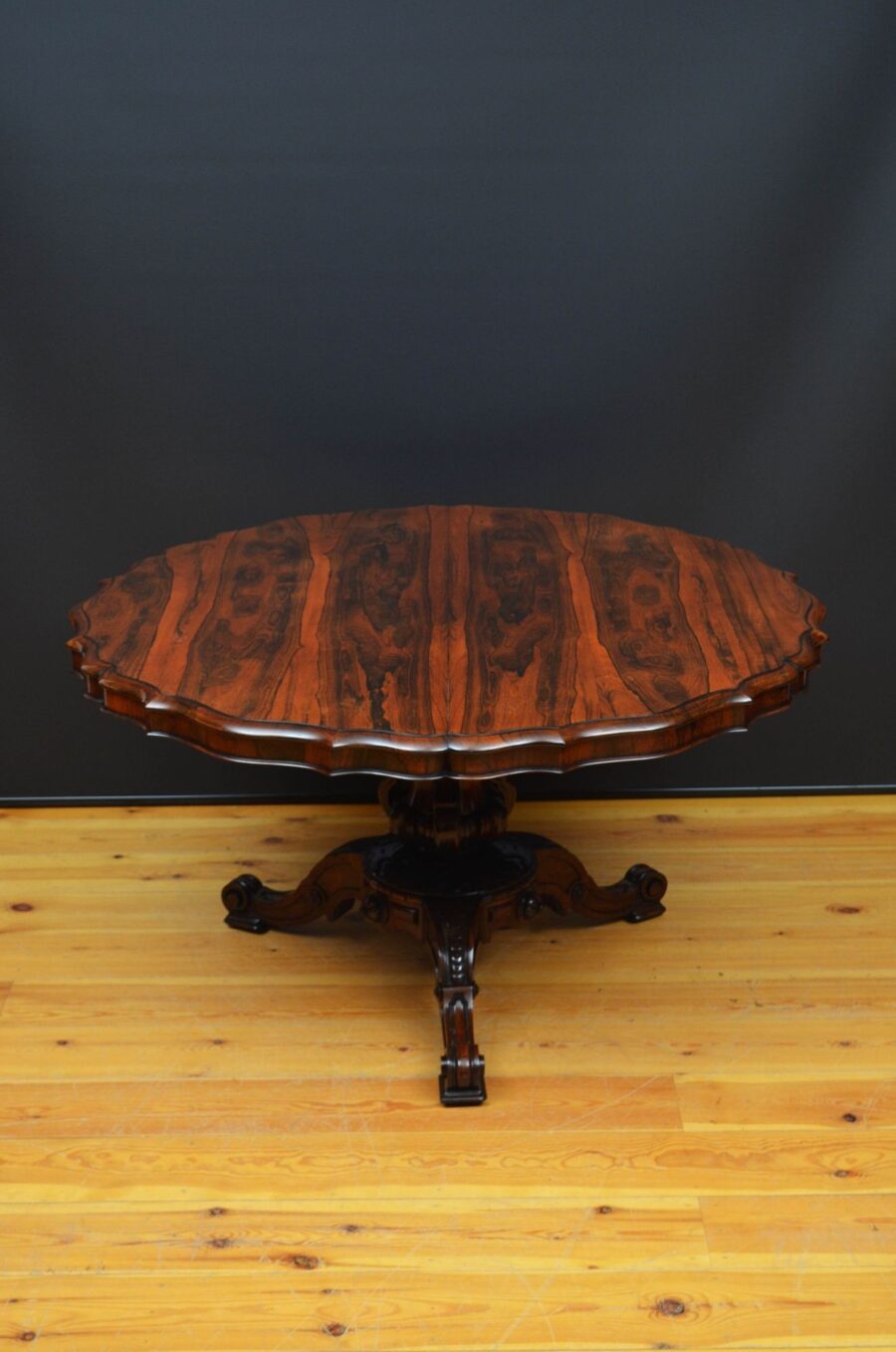 Victorian Rosewood Dining / Centre Table in The Manner of Robert Strahan & Co - Image 2