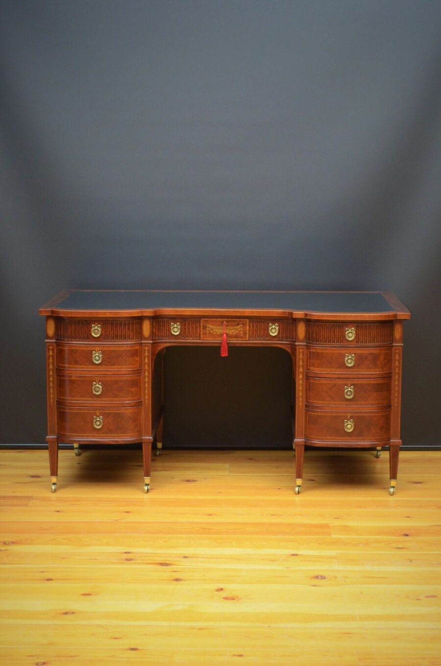 Superb Late Victorian Adams Style Mahogany Desk - Image 2
