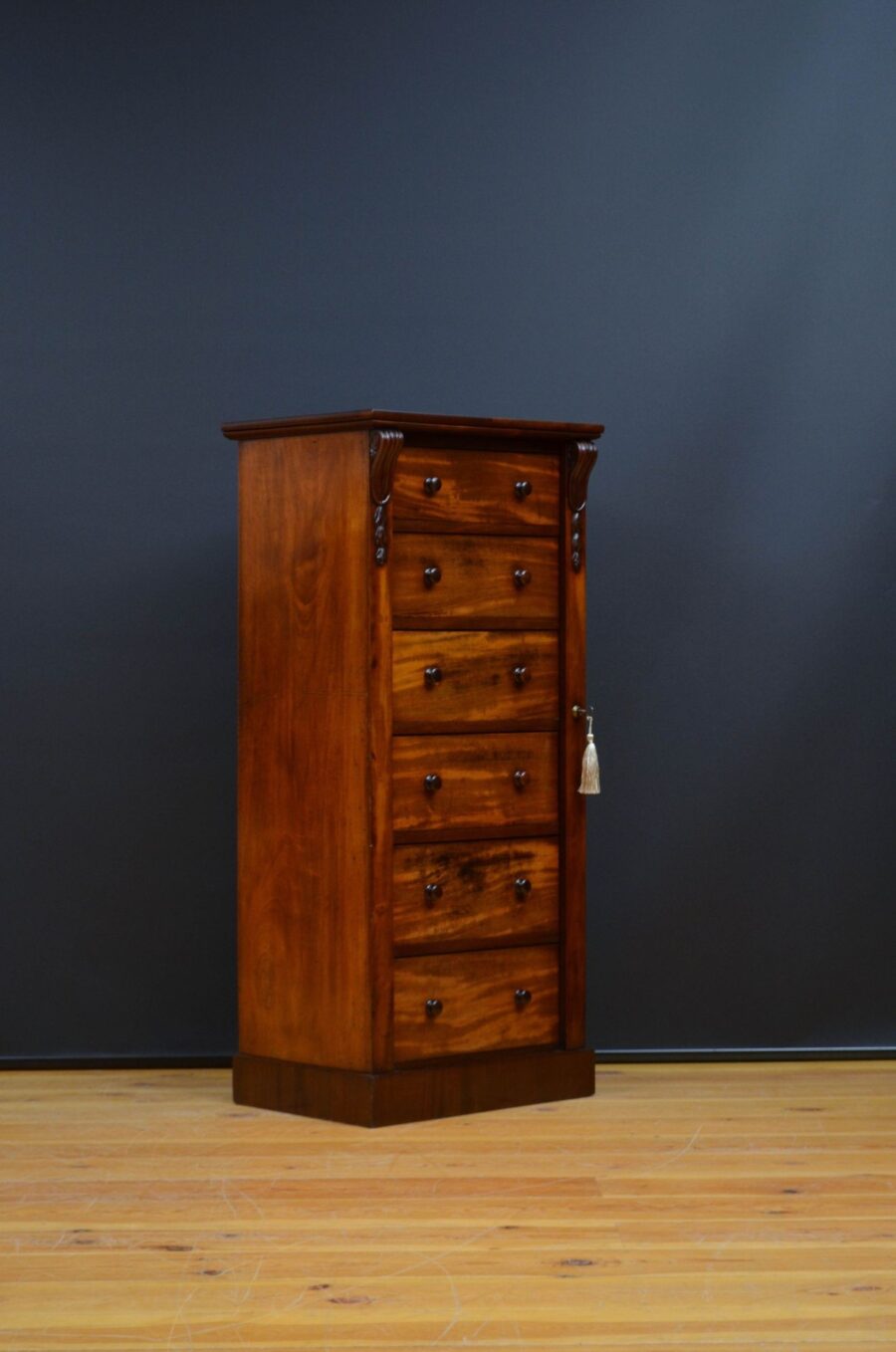 English William IV / Early Victorian Wellington Chest in Mahogany - Image 3